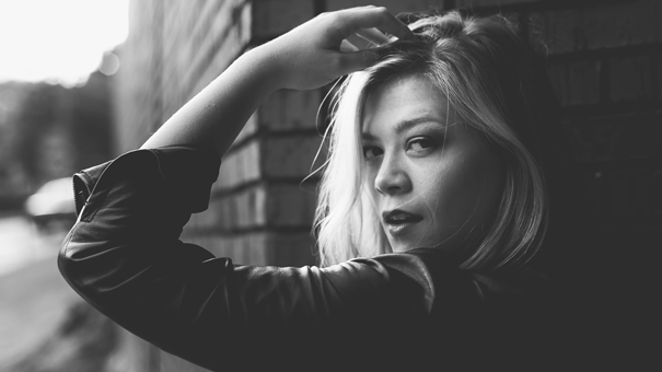 Liz Longley  w/ special guest Mollikate Dionne 