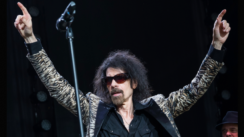 Peter Wolf and the Midnight Travelers