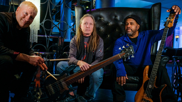 Victor Wooten ft. Steve Bailey & Gregg Bissonette BASS EXTREMES